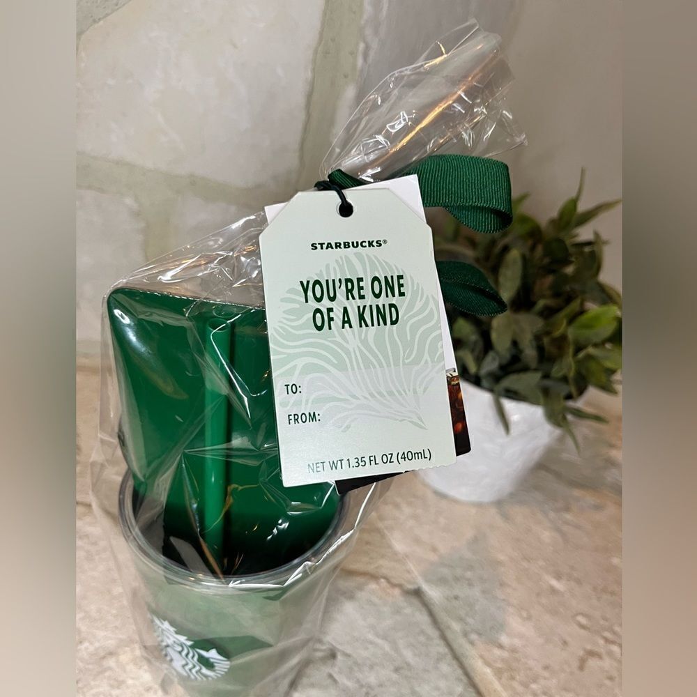 Starbucks Cold Cup with Iced Coffee Gift Set - Picture 4 of 4